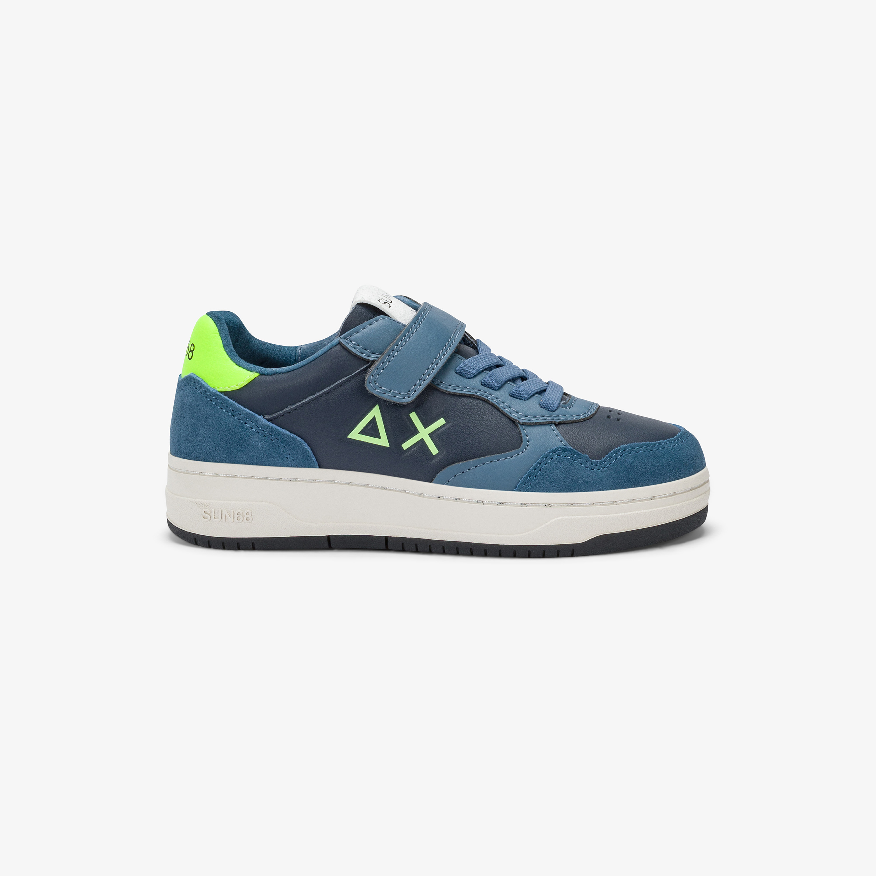 Navy blue Kid Boy's Big Basket EVO lace-up and strap closure sneaker