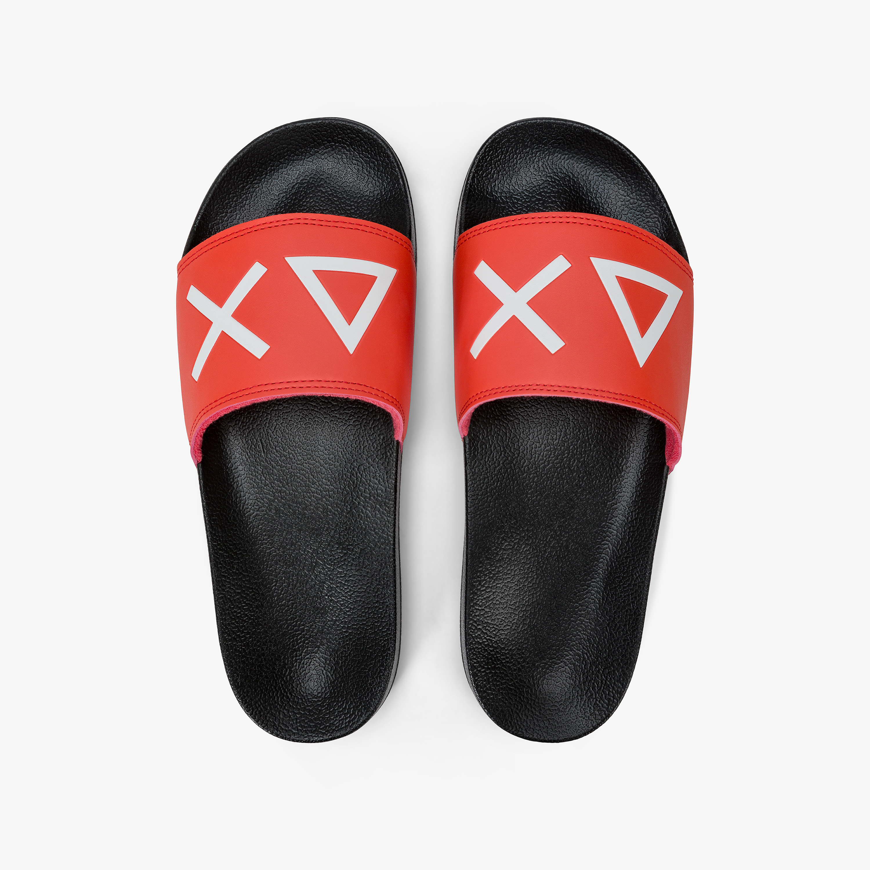 Black and berry PU slides