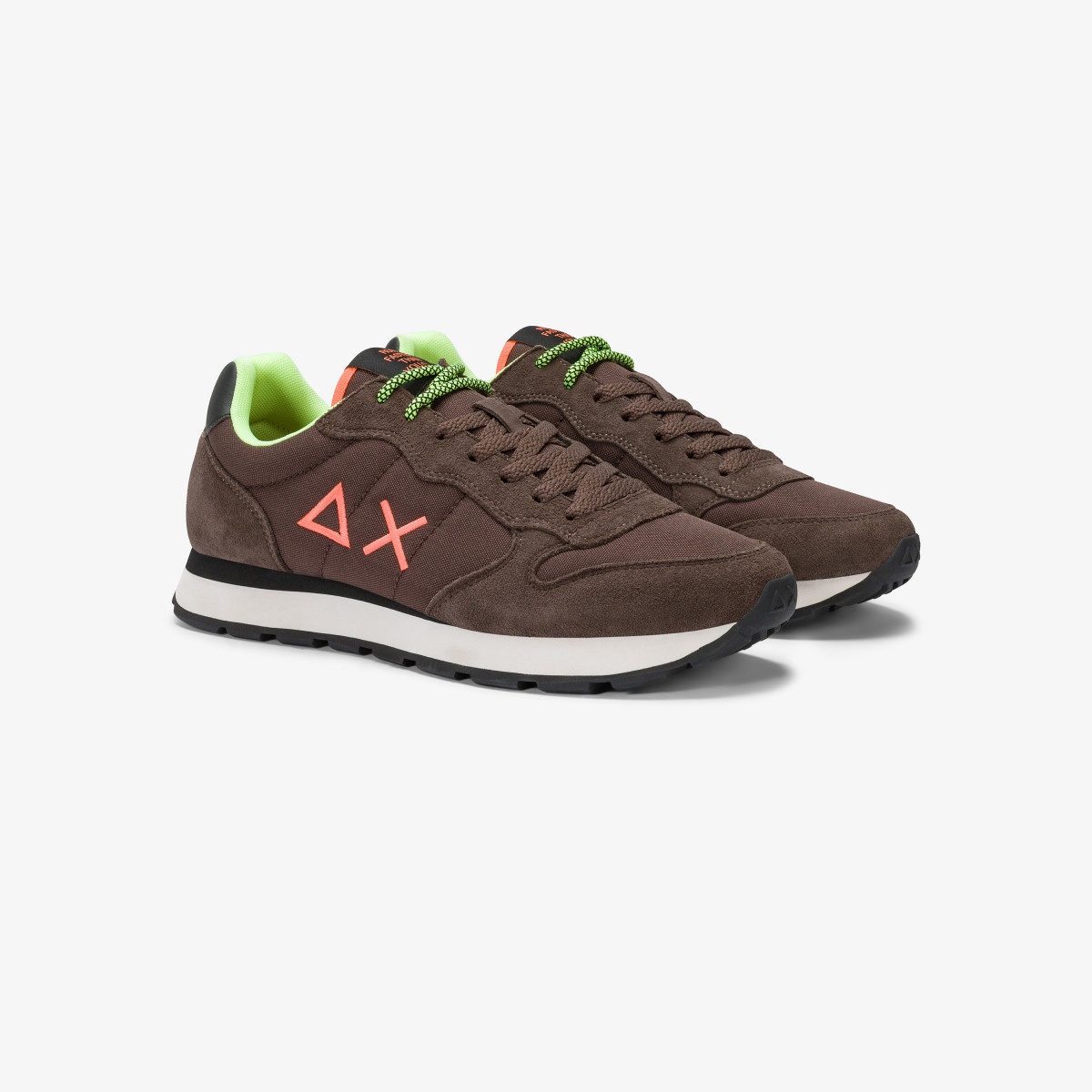 Brown Tom sneaker with fluorescent logo