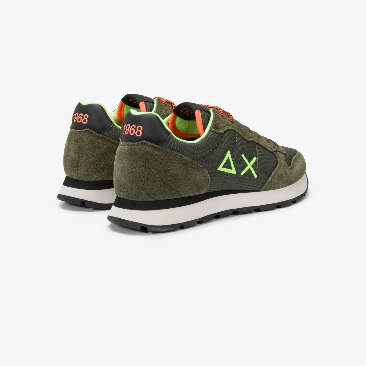 Dark military Tom sneaker with fluorescent logo