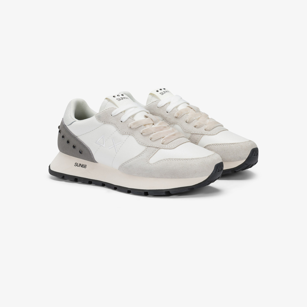 Sneaker Ally Studs in similpelle e suede bianco panna