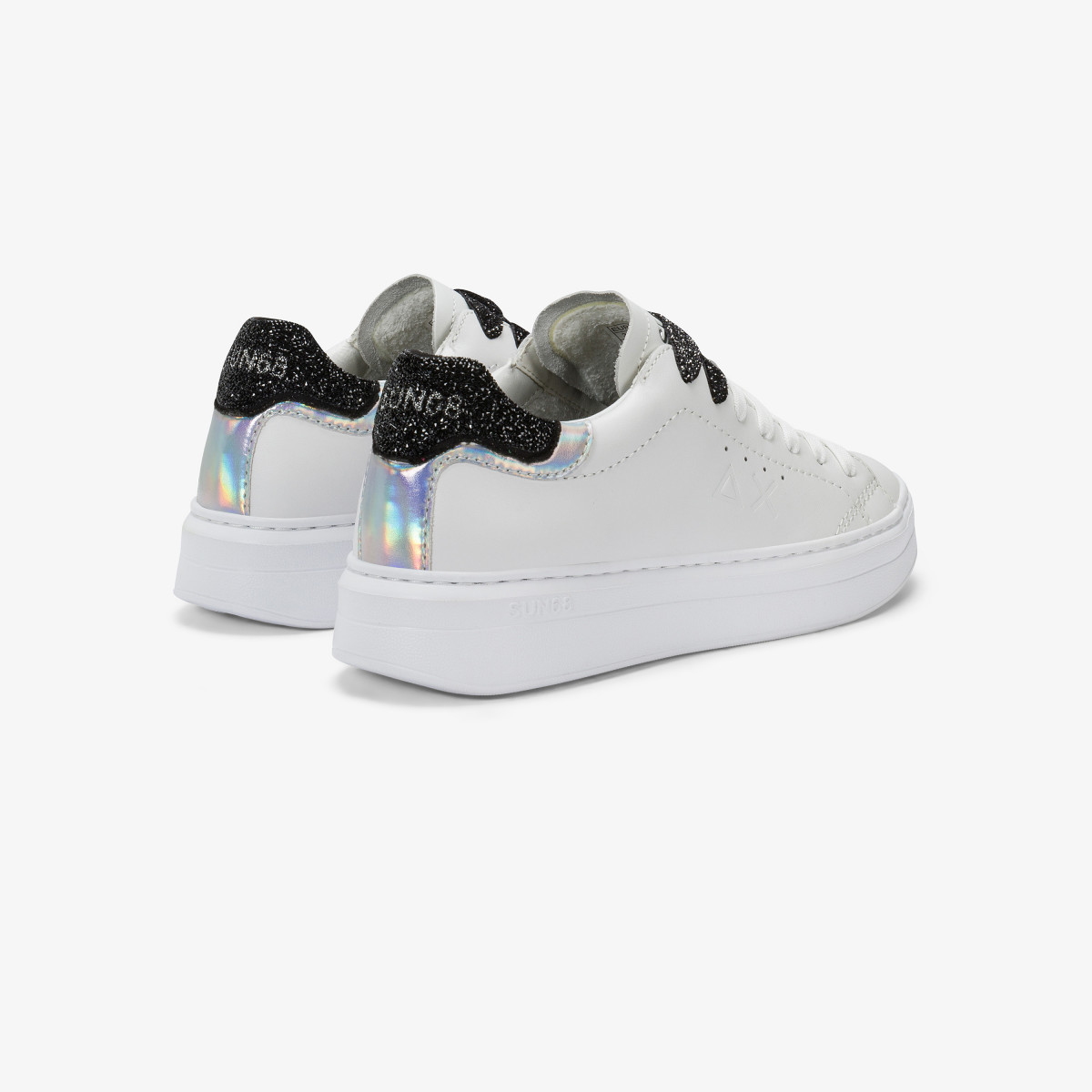 White/black Grace leather sneaker