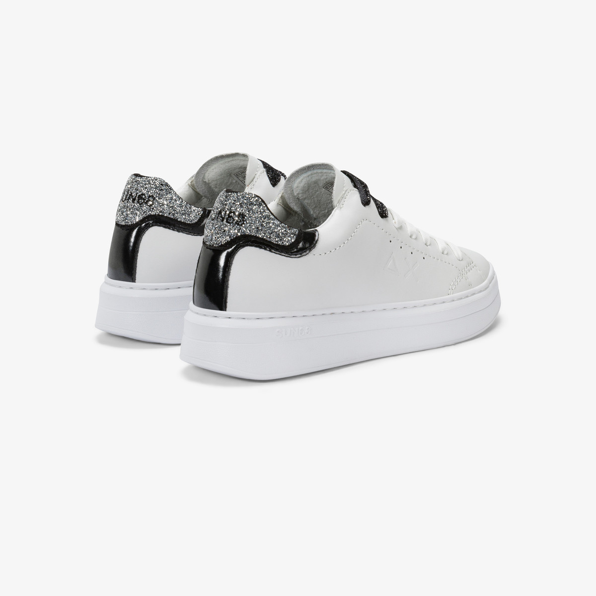 White/black Grace leather sneaker