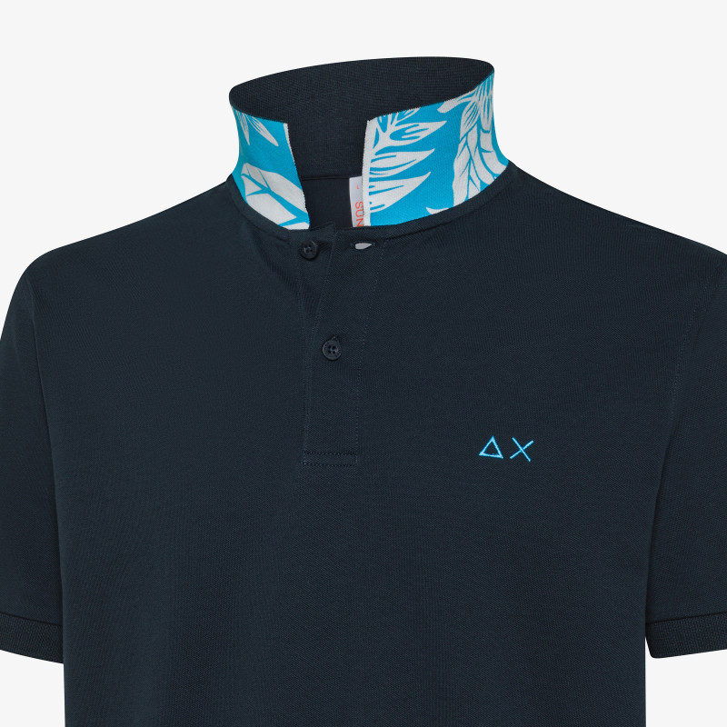 Polo blu navy con stampa floreale