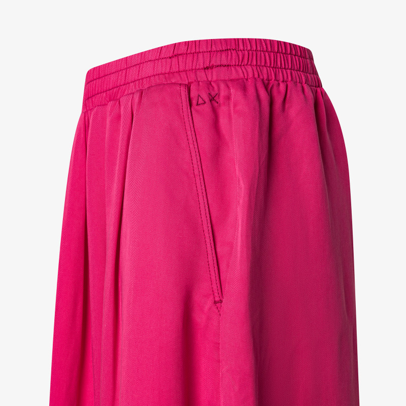 Fuchsia fluid fabric skirt