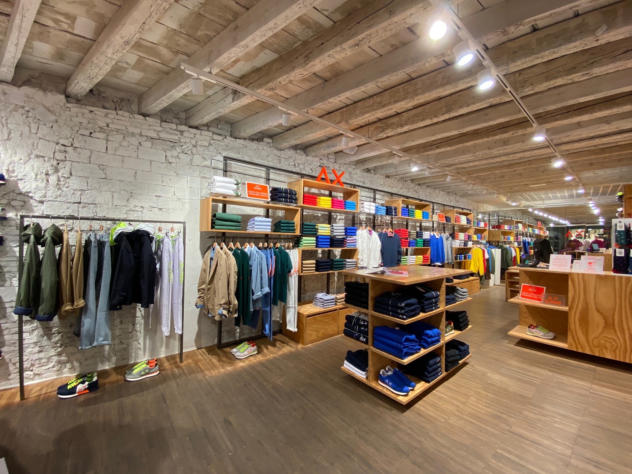 Shops SUN68